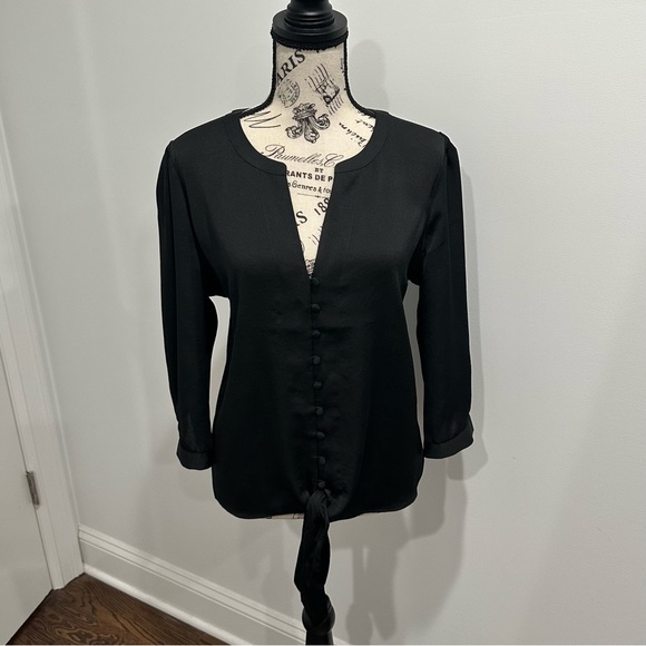 Express V-Neck Button-Down Tie-Front Blouse (Black) XL - Picture 2 of 8